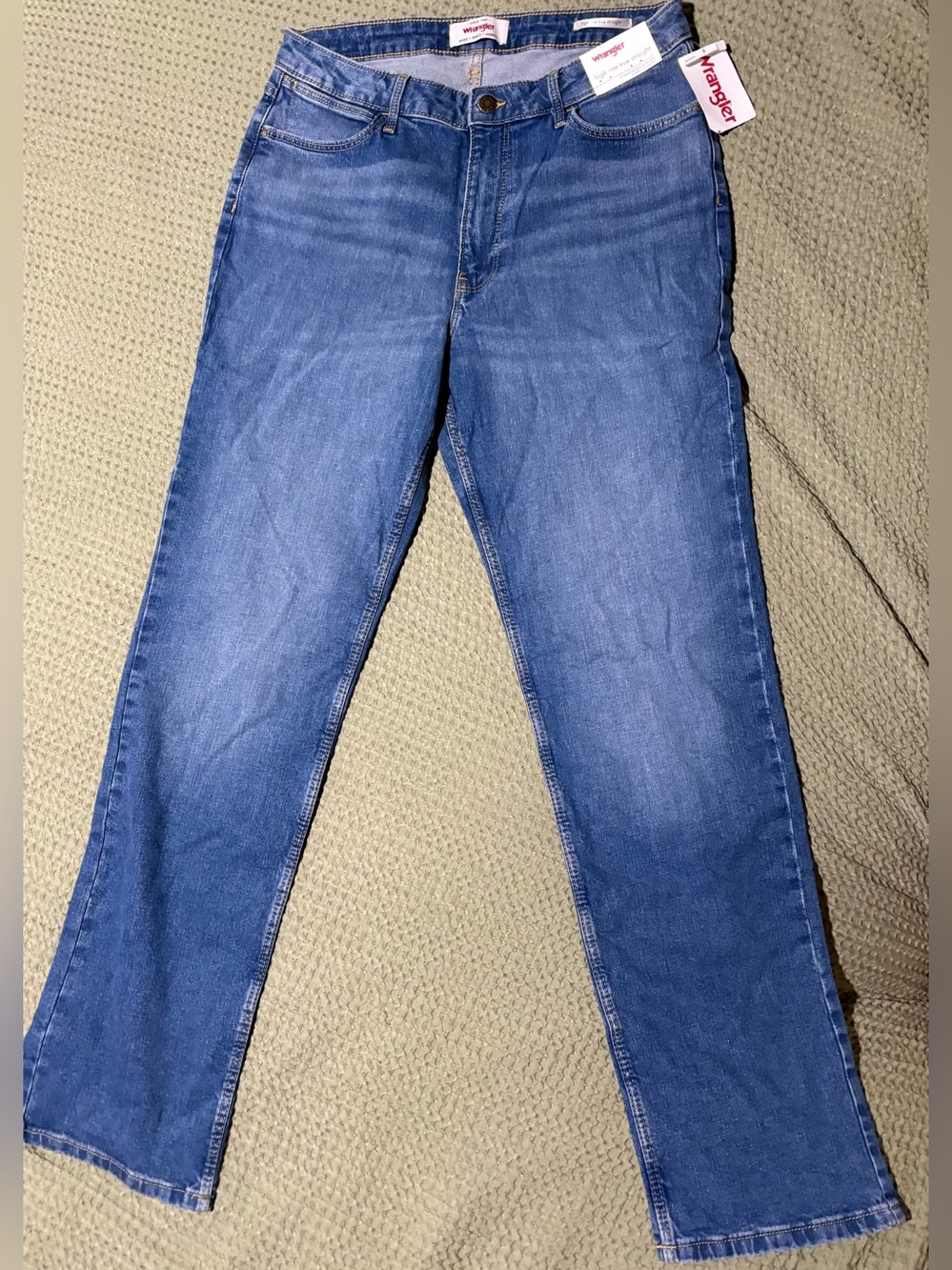 Wrangler High-Rise True Straight Denim Jeans in Medium Blue